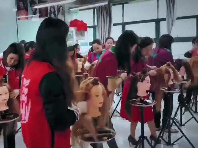 南寧哪家化妝學校好_麗竹化妝造型班課堂花絮
