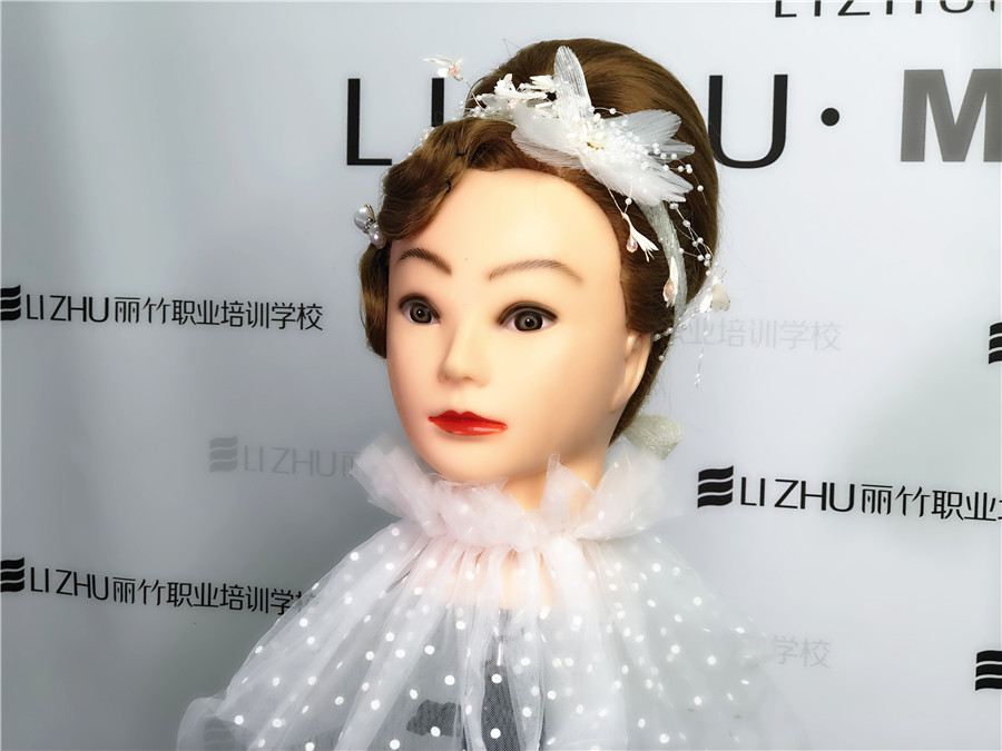 麗竹編發(fā)：復(fù)古秀禾時尚，統(tǒng)統(tǒng)有