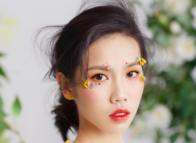 森系抽絲新娘造型，帶你領(lǐng)略南寧專業(yè)化妝培訓(xùn)技術(shù)