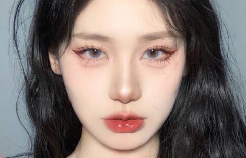 想知道奶醉妝容怎么化？南寧彩妝造型學(xué)校教你