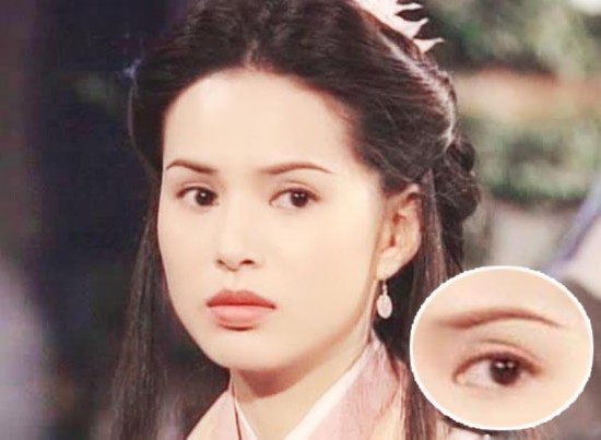 南寧彩妝學校預測:咬唇妝和柳葉眉大火歸來