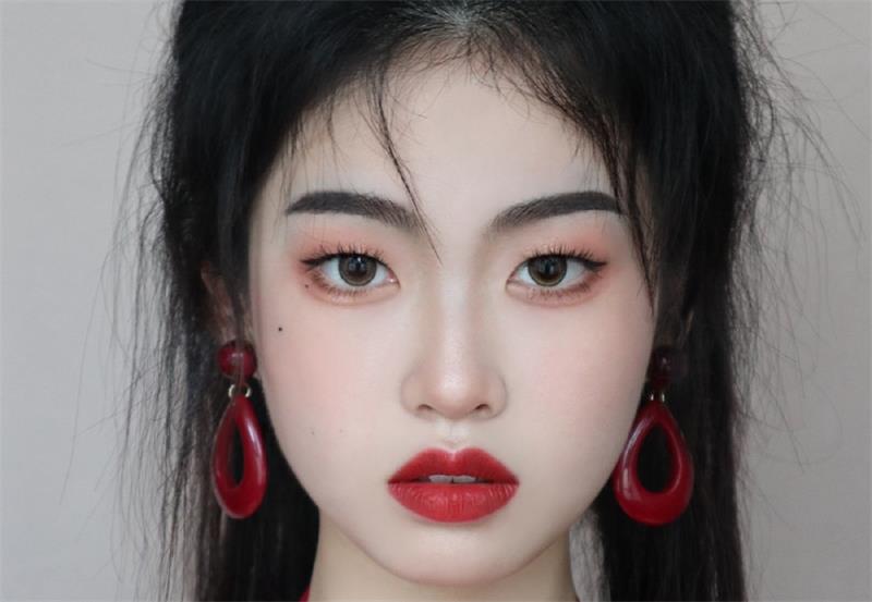 國(guó)風(fēng)少女眼妝怎么畫(huà)？快來(lái)南寧專(zhuān)業(yè)化妝學(xué)?？纯?>
								
								<span id=