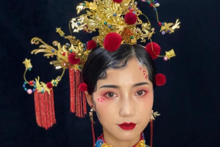 中式新娘造型，廣西彩妝造型學校作品
