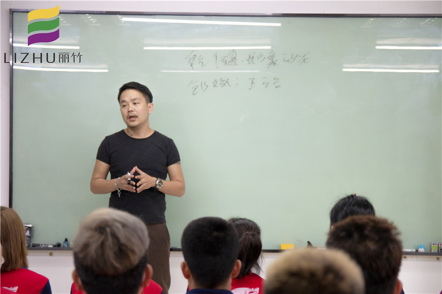 麗竹美發(fā)就業(yè)宣講，告訴你南寧美發(fā)學(xué)校哪家就業(yè)率高