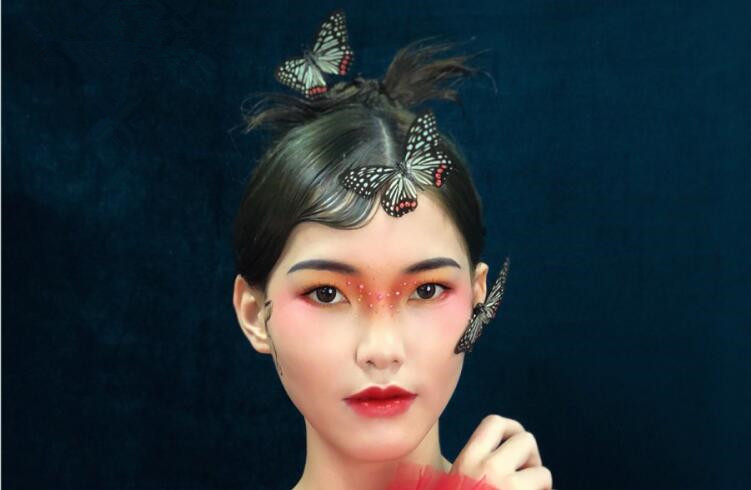 元氣蝴蝶妝容，彰顯南寧學彩妝的學校哪家?guī)熧Y強