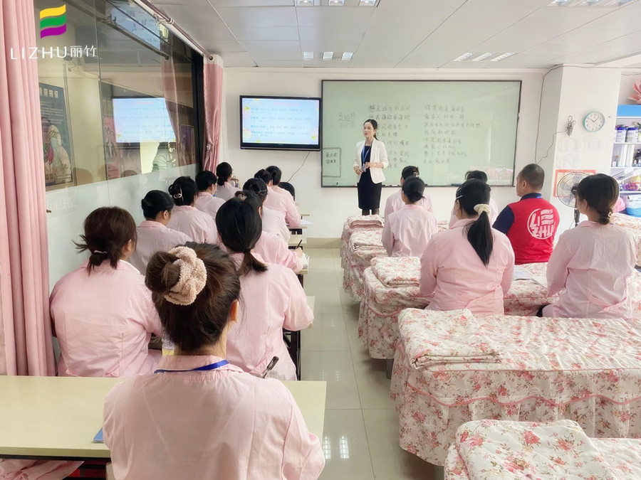 美容培訓(xùn)，來廣西專業(yè)美容培訓(xùn)學(xué)校