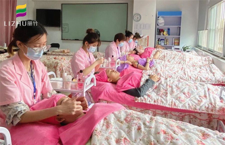手法按摩操作方法，廣西美容護(hù)膚培訓(xùn)分享