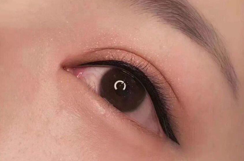 美瞳線多久會(huì)反色？廣西紋繡培訓(xùn)學(xué)校幫你分析