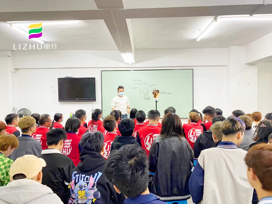 美發(fā)方形堆積注意事項，廣西美發(fā)師培訓(xùn)班課程教授