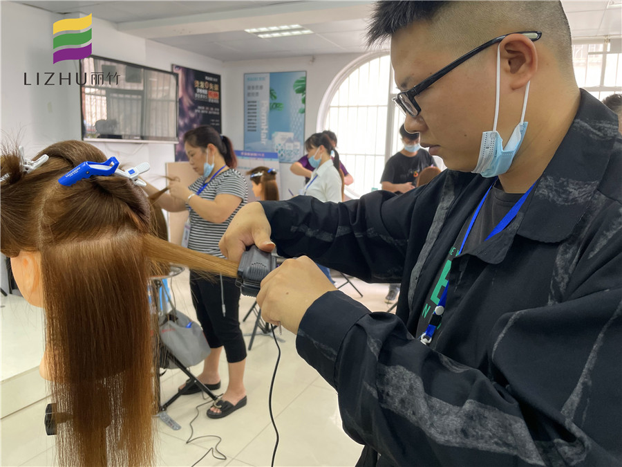 拉直發(fā)的教程知識(shí)點(diǎn)概括，廣西學(xué)燙染一對(duì)一教學(xué)
