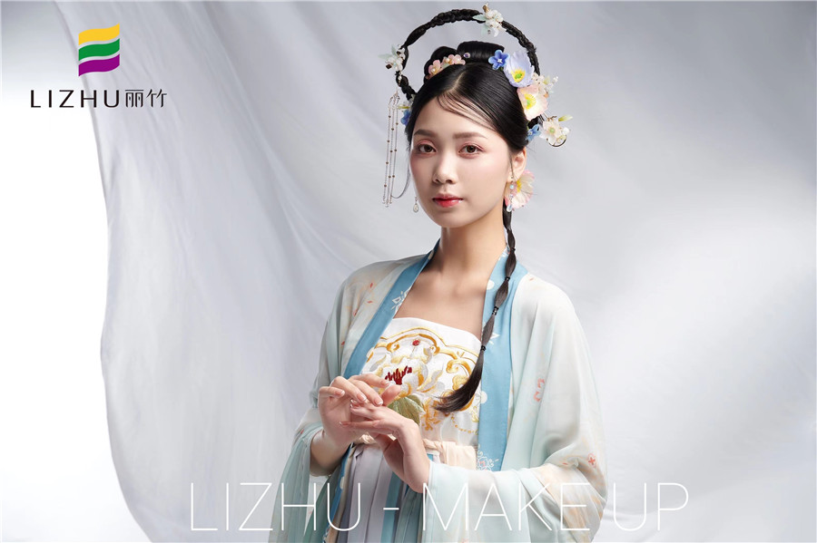 漢服彩妝造型，南寧排名前三化妝學(xué)校作品