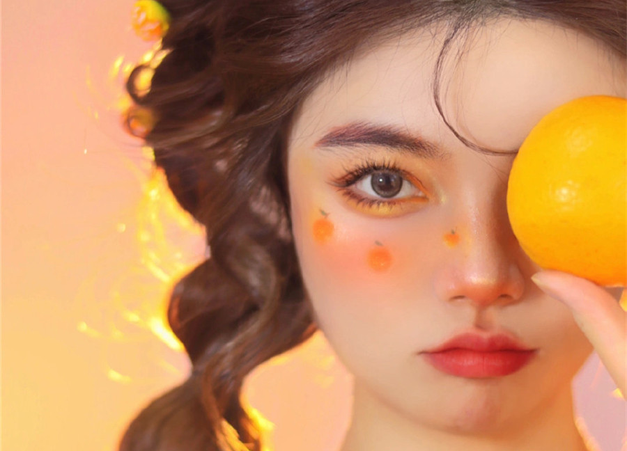 夏日元氣橘彩繪創(chuàng)意妝容，廣西化妝學校排行榜前三名分享