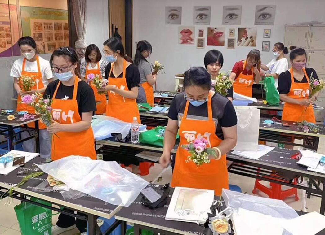 南寧花藝學(xué)校開班，浪漫席卷而來