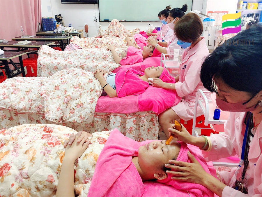 南寧學美容美體：你為什要進行額頭撥筋？