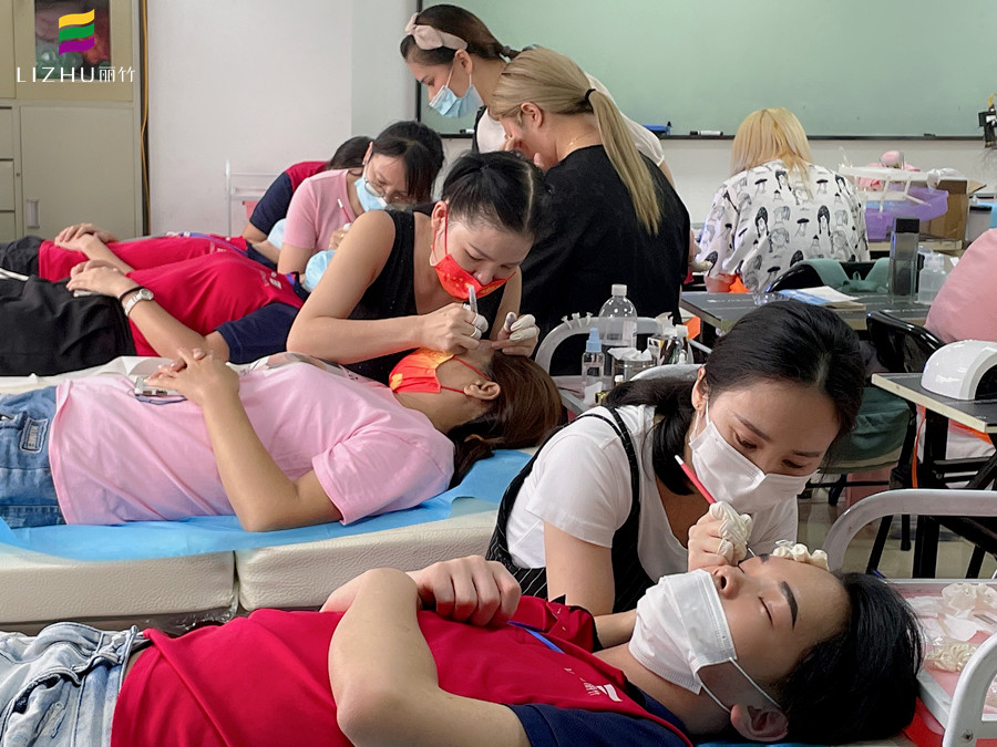 被舒緩膏灼傷處理的方法，廣西紋繡正規(guī)學(xué)校分享建議