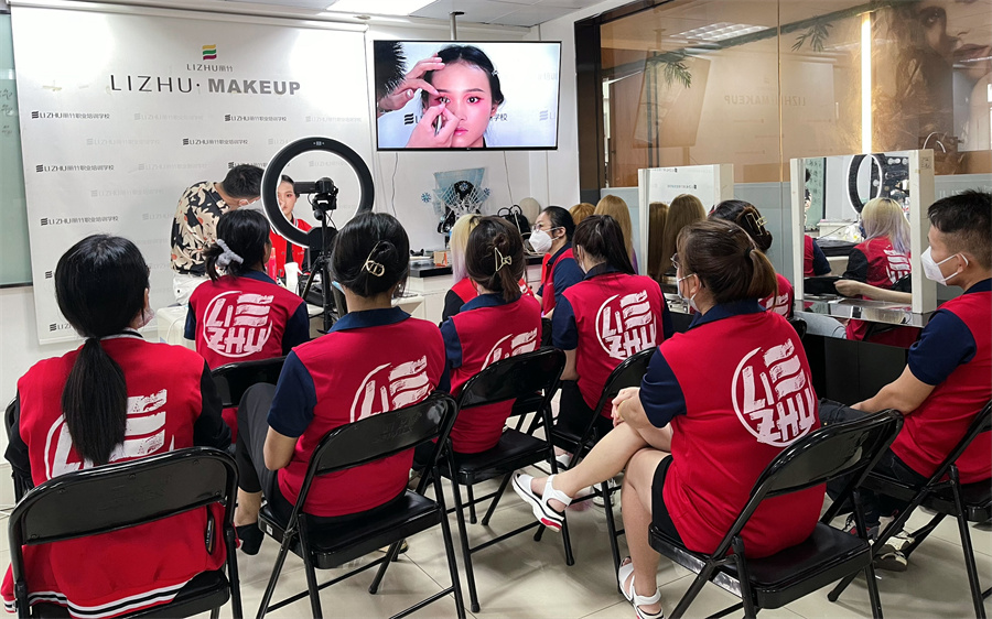 國風(fēng)妝容造型課堂 ，都是復(fù)古回憶的味道