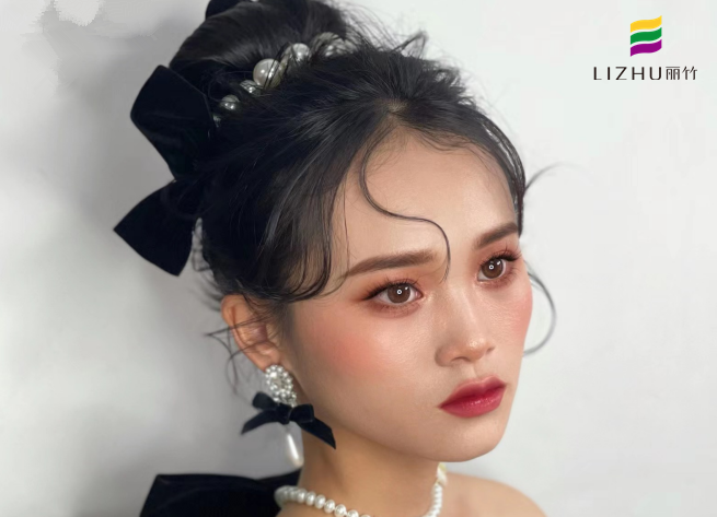 黑色禮服造型，廣西美妝造型學(xué)校作品分享