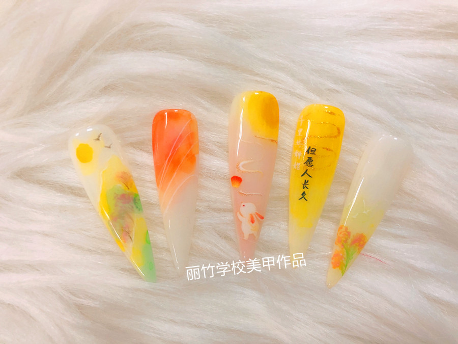 美甲的甲面不亮？南寧麗竹美甲學校教你處理
