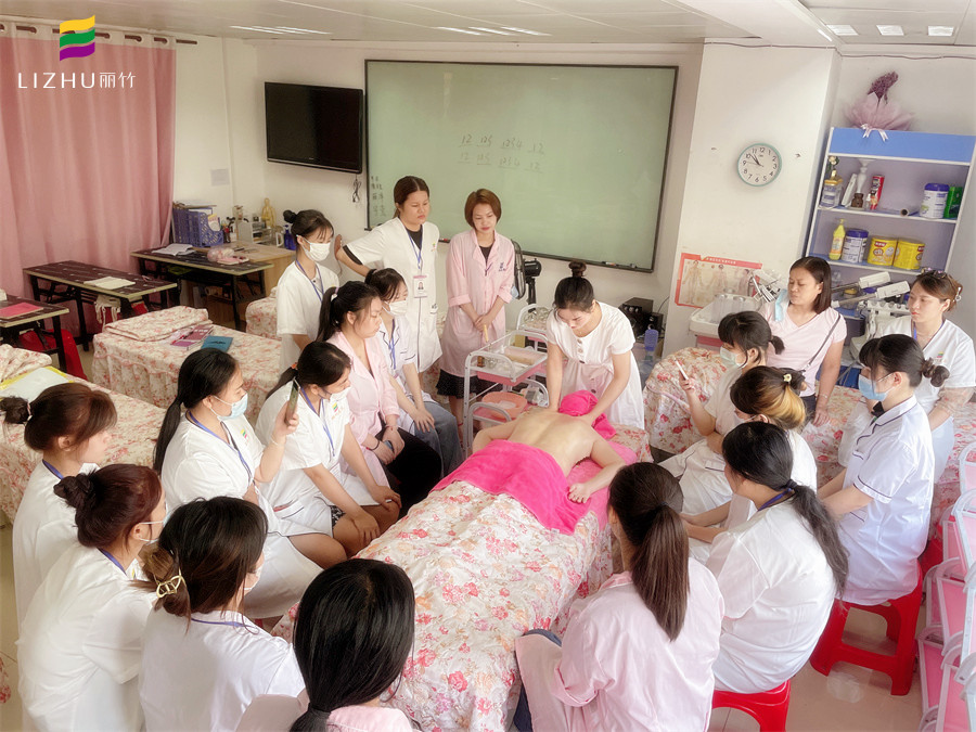 精油開背和拔火罐的好處，身體養(yǎng)生培訓(xùn)課程