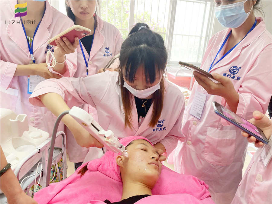 如何延長美容儀器使用時間？南寧美容儀器培訓班教你