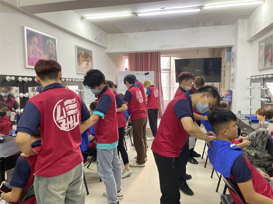 美發(fā)按摩實訓，南寧美發(fā)專業(yè)學校洗護課程