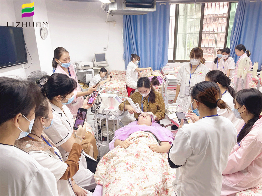 水光槍使用后注意事項(xiàng)，南寧美容儀器培訓(xùn)學(xué)校講解