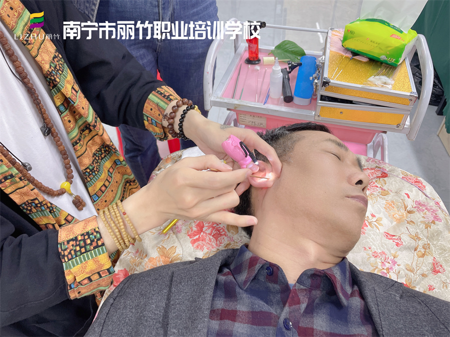 采耳的好處，南寧專業(yè)采耳培訓(xùn)班告訴你