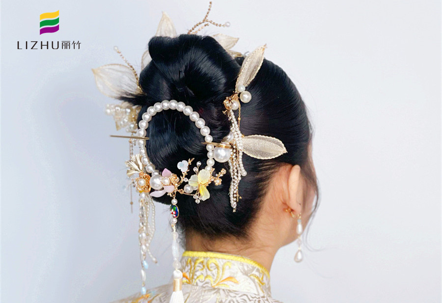 中式新娘發(fā)型，廣西化妝盤發(fā)學(xué)校演繹中式之美