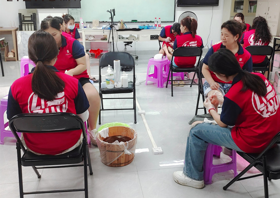足部護(hù)理如何操作？南寧美甲學(xué)校排名課程