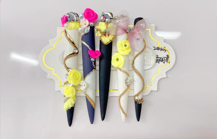 創(chuàng)意雕花沙龍甲，南寧美甲培訓學員作品