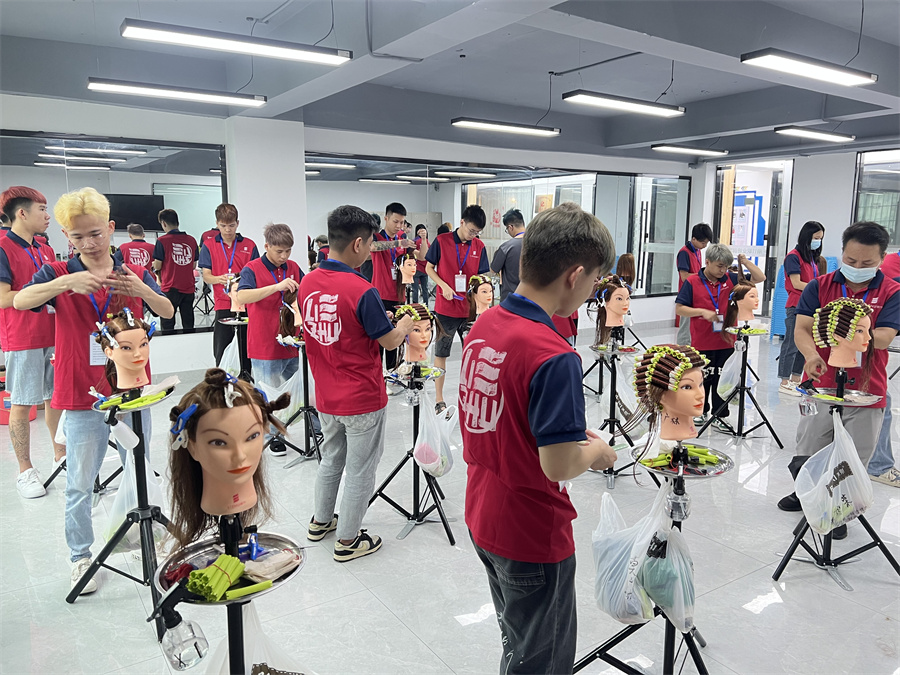 學美發(fā)？南寧美發(fā)學校排名推薦你到麗竹學校