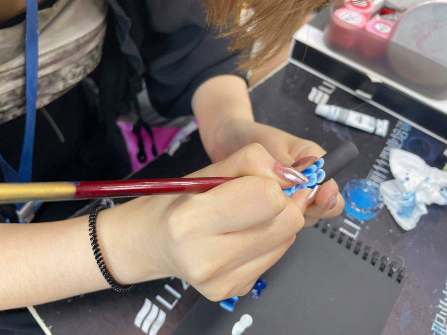美甲排筆彩繪技巧，廣西美甲培訓(xùn)