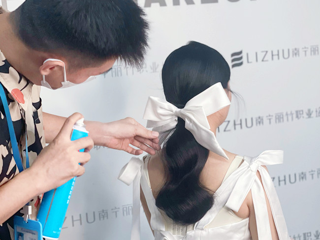 簡約韓式新娘手法要點(diǎn)概述，廣西化妝學(xué)校教學(xué)筆記