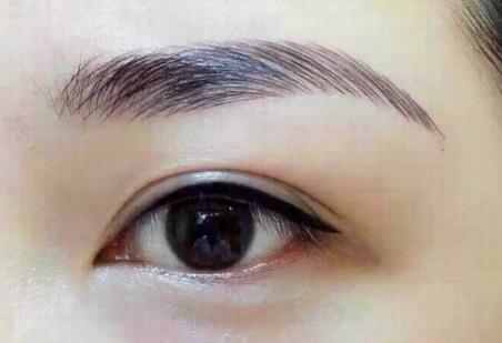 為什么眉毛和美瞳線要一起紋？南寧紋繡造型學(xué)校解析