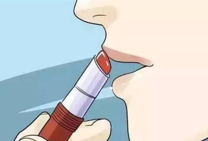 嘴唇干裂起皮的原因，南寧美容護(hù)膚養(yǎng)顏教程
