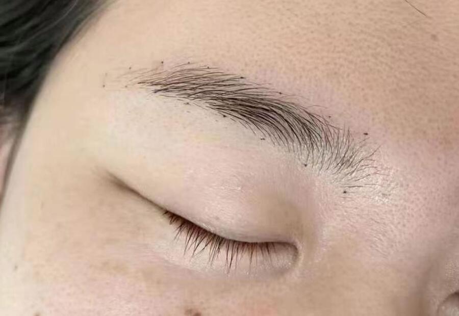 紋眉操作過(guò)程技巧，南寧紋繡學(xué)校排名總結(jié)分享