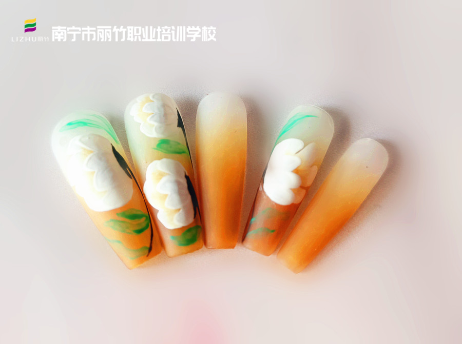 春日彩繪美甲，南寧美甲短期培訓(xùn)作品