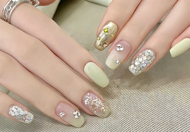 春季彩色美甲，廣西美甲店學徒推薦款