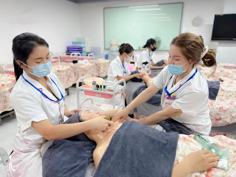 你適合做肩頸刮（sha）痧嗎？零基礎(chǔ)美容教學