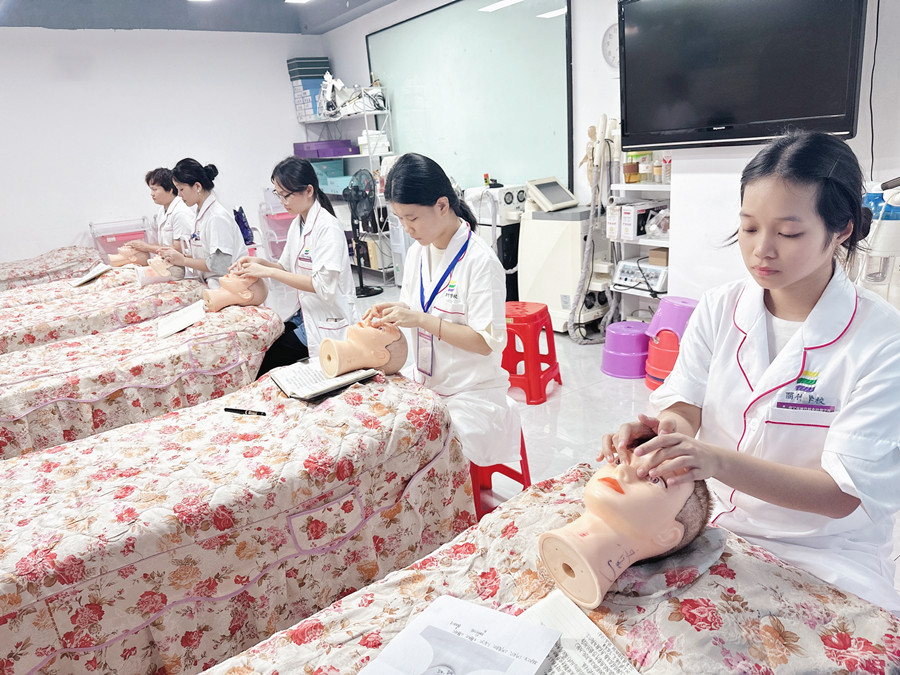 南寧培訓(xùn)美容師課程，從認(rèn)識(shí)面部開(kāi)始