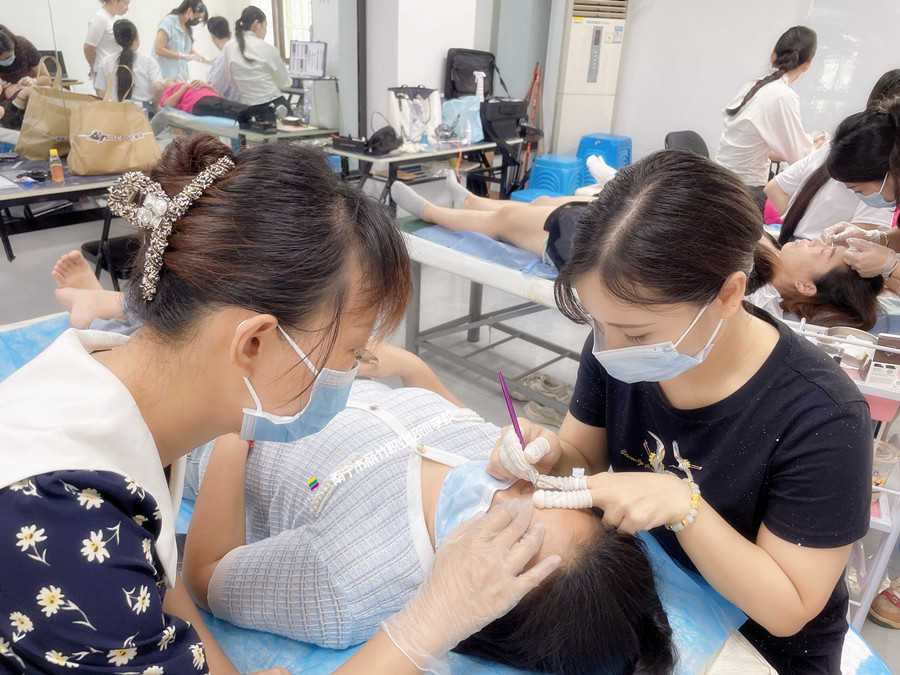 紋繡零基礎：紋眉的用色要求