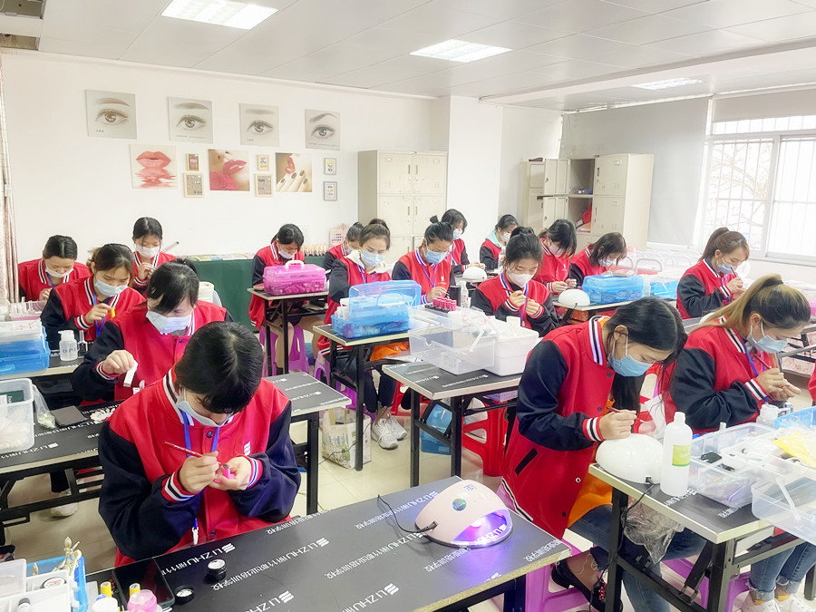 2025女生學(xué)什么專(zhuān)業(yè)就業(yè)前景好蕞容易就業(yè)？