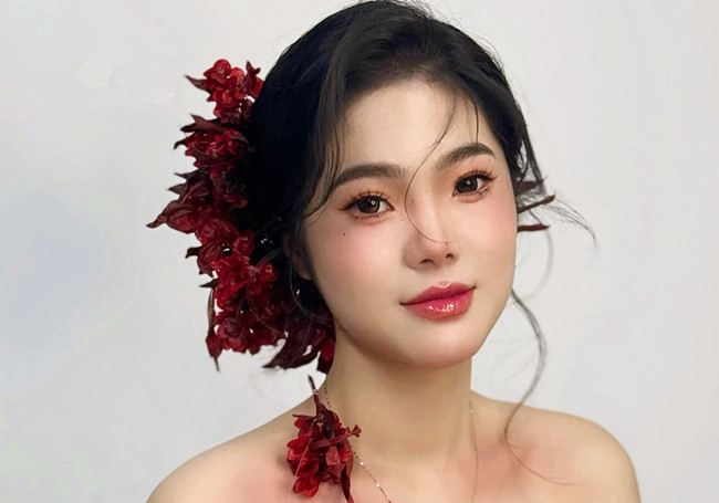 氛圍感干花造型，南寧化妝學(xué)高彩