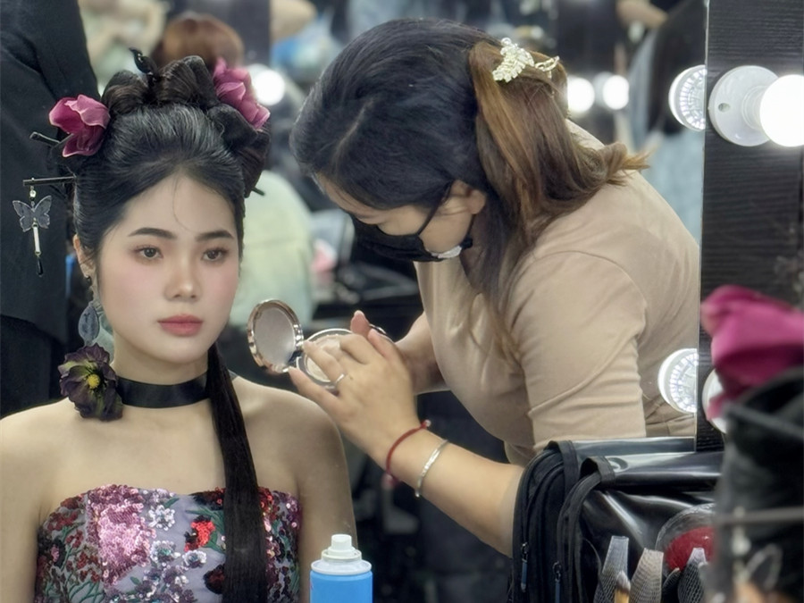 新中式妝容造型，從零學(xué)彩妝造型