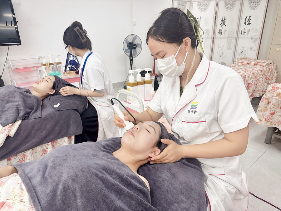 為什么要學(xué)會使用美容儀？廣西皮膚管理教學(xué)