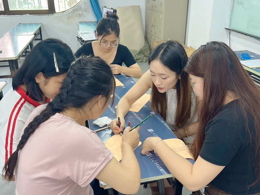 仿皮紋眉設(shè)計(jì)練習(xí) ，告訴你廣西紋繡學(xué)習(xí)哪里專業(yè)
