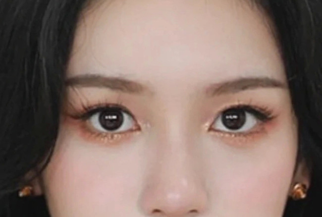 富家千金眼妝調(diào)整思路，化妝入門(mén)初學(xué)者教程