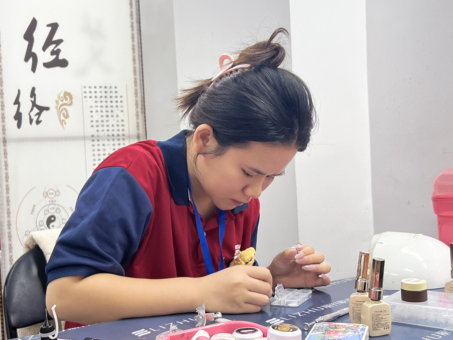 冰粉蝴蝶美甲，南寧美甲技能大賽作品解析