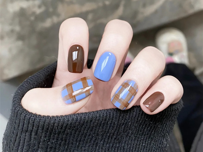 清新藍格紋美甲，南寧美甲訓(xùn)練